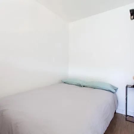 Splendid Bright Apt Design With Balcony 아파트 불로니으 빌렁꾸흐